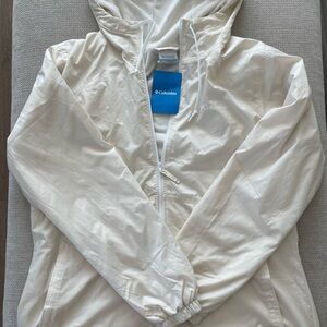 Columbia Cream zip up jacket with hood. 100% Polyester.